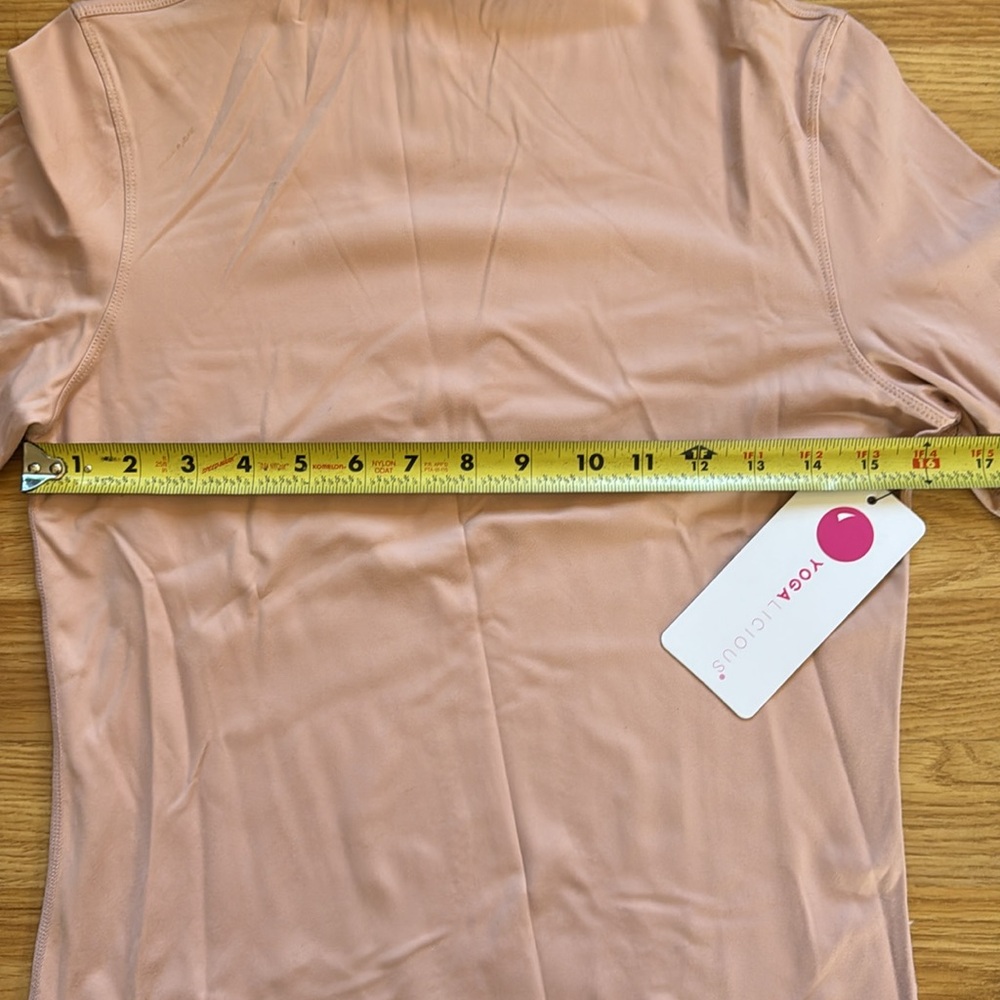 Yogalicious Zenley Evelyn Mockneck Top ✨ Size L - Picture 6 of 7